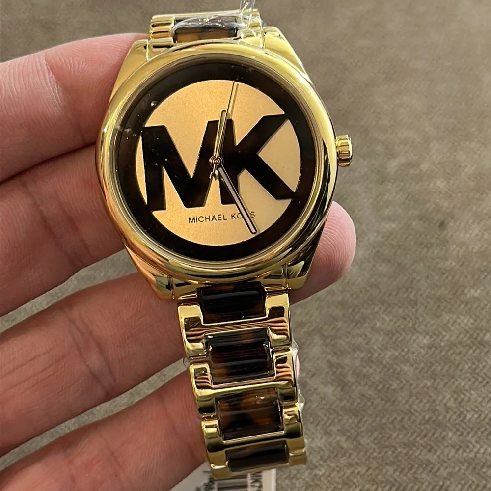 Michael Kors Women’s 42mm Quartz Watch - Picture 4 of 10